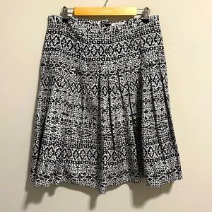 VGUC Harolds silk skirt black and white 12